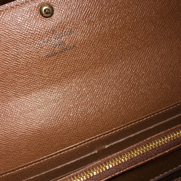 Louis Vuitton Sarah Wallet - Picture 8 of 9